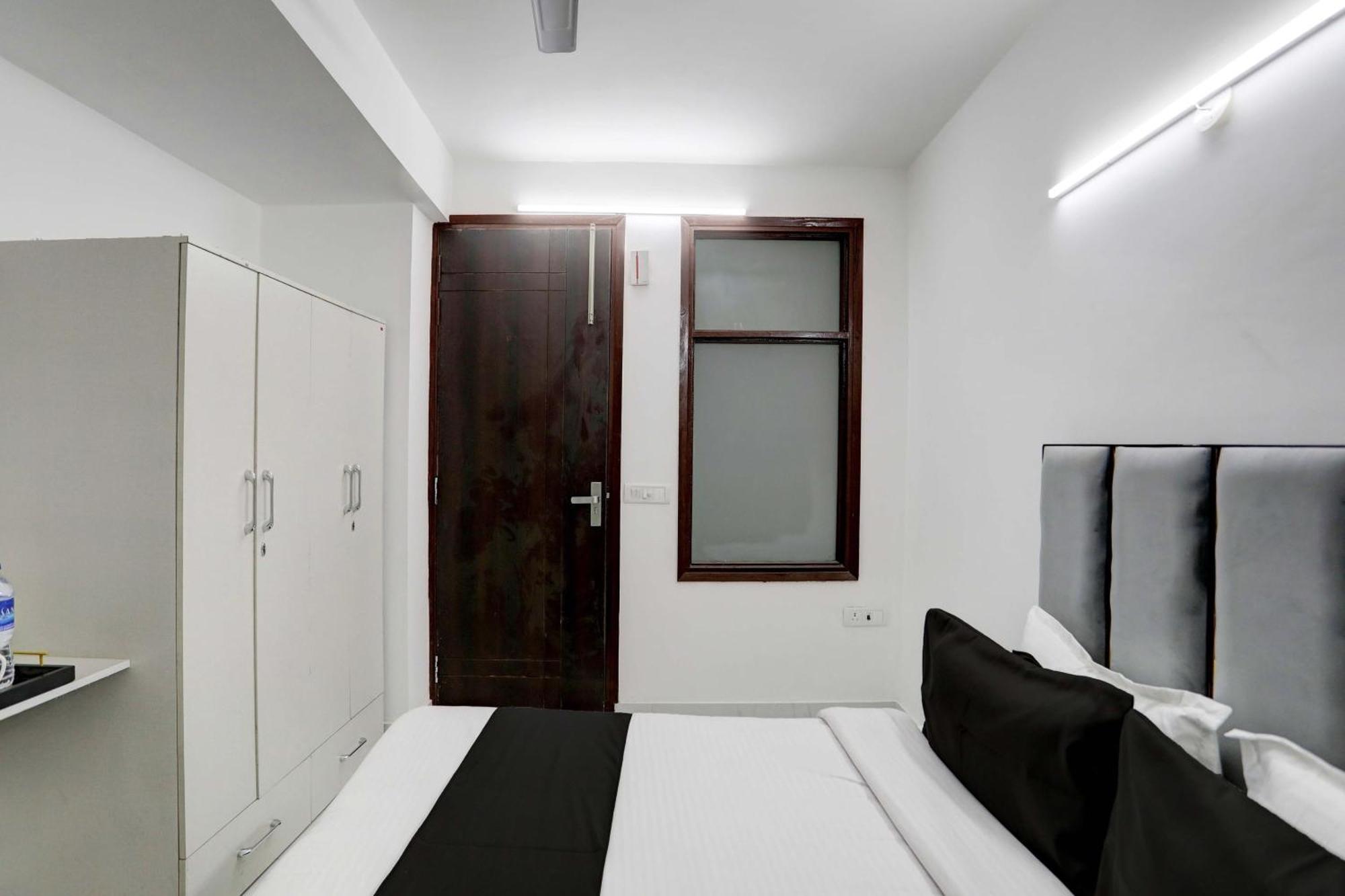Hotel O White Pearl 3*