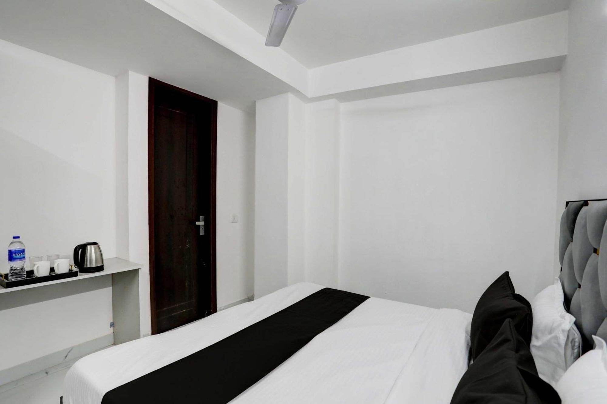 O White Pearl Hotel New Delhi