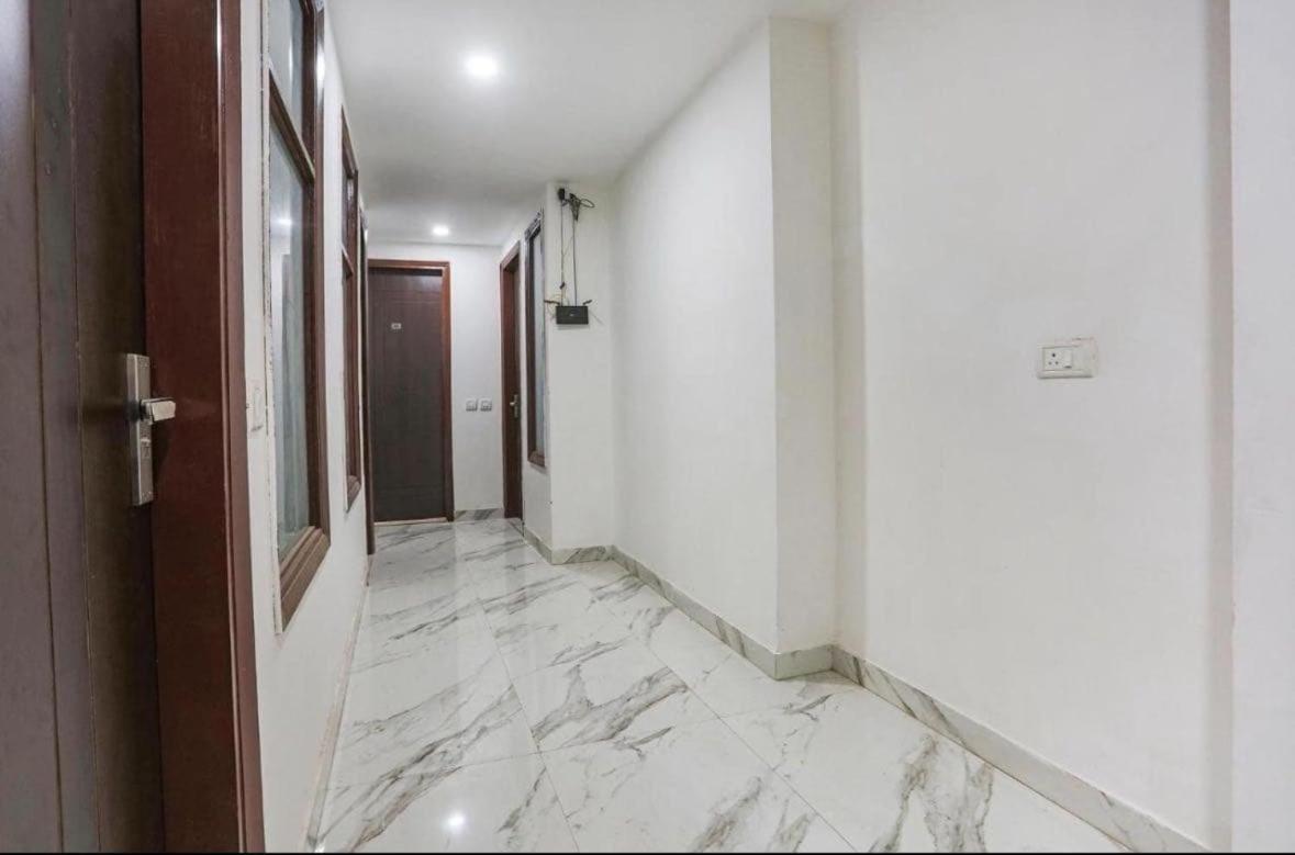 O White Pearl New Delhi